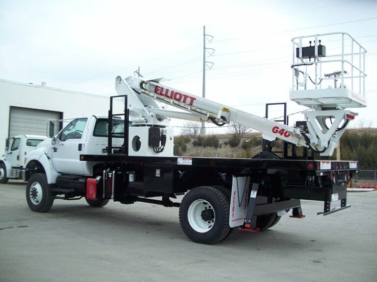 g 40 on Ford f 750 from rear