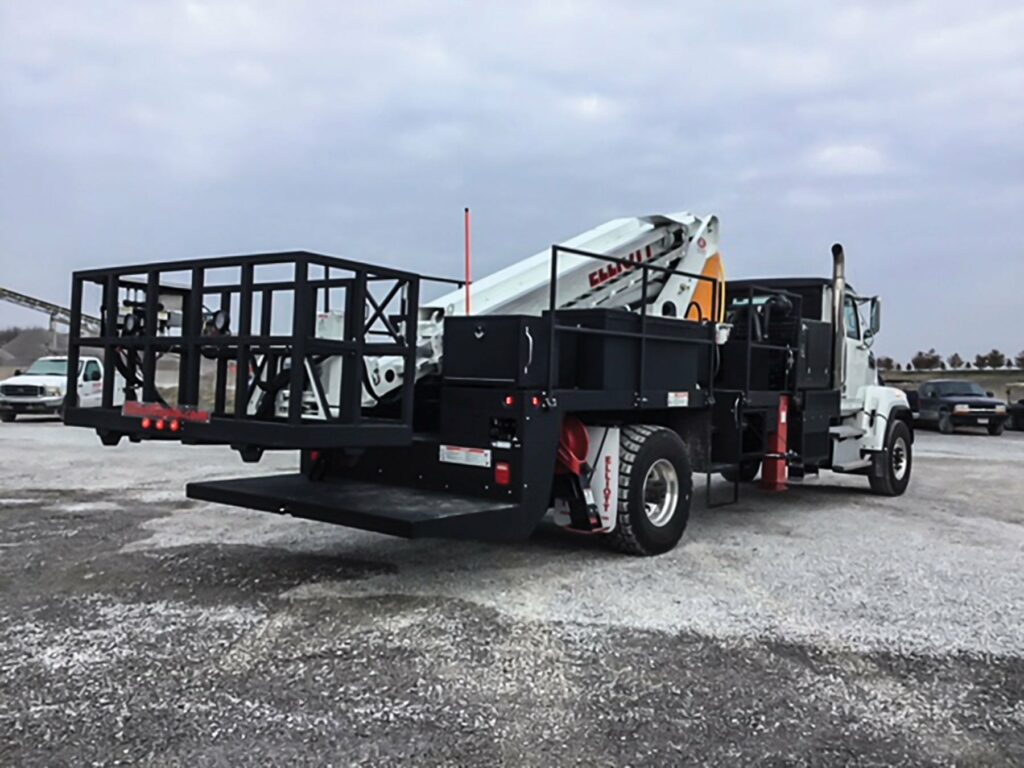 black and white elliott equipment company minereach