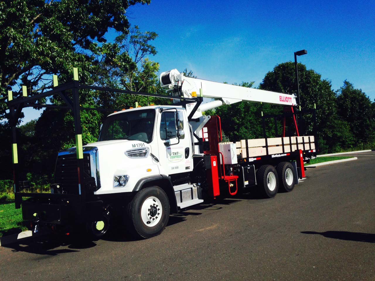 elliot-1870-boomtruck-2