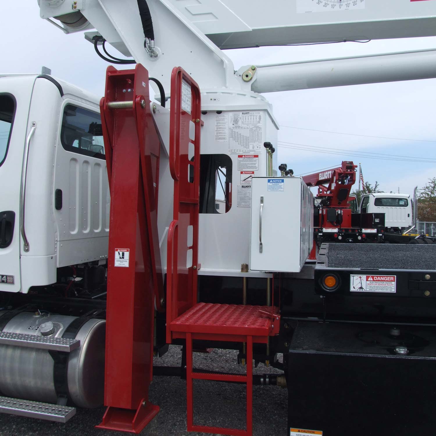 elliot-26105F-boomtruck-3