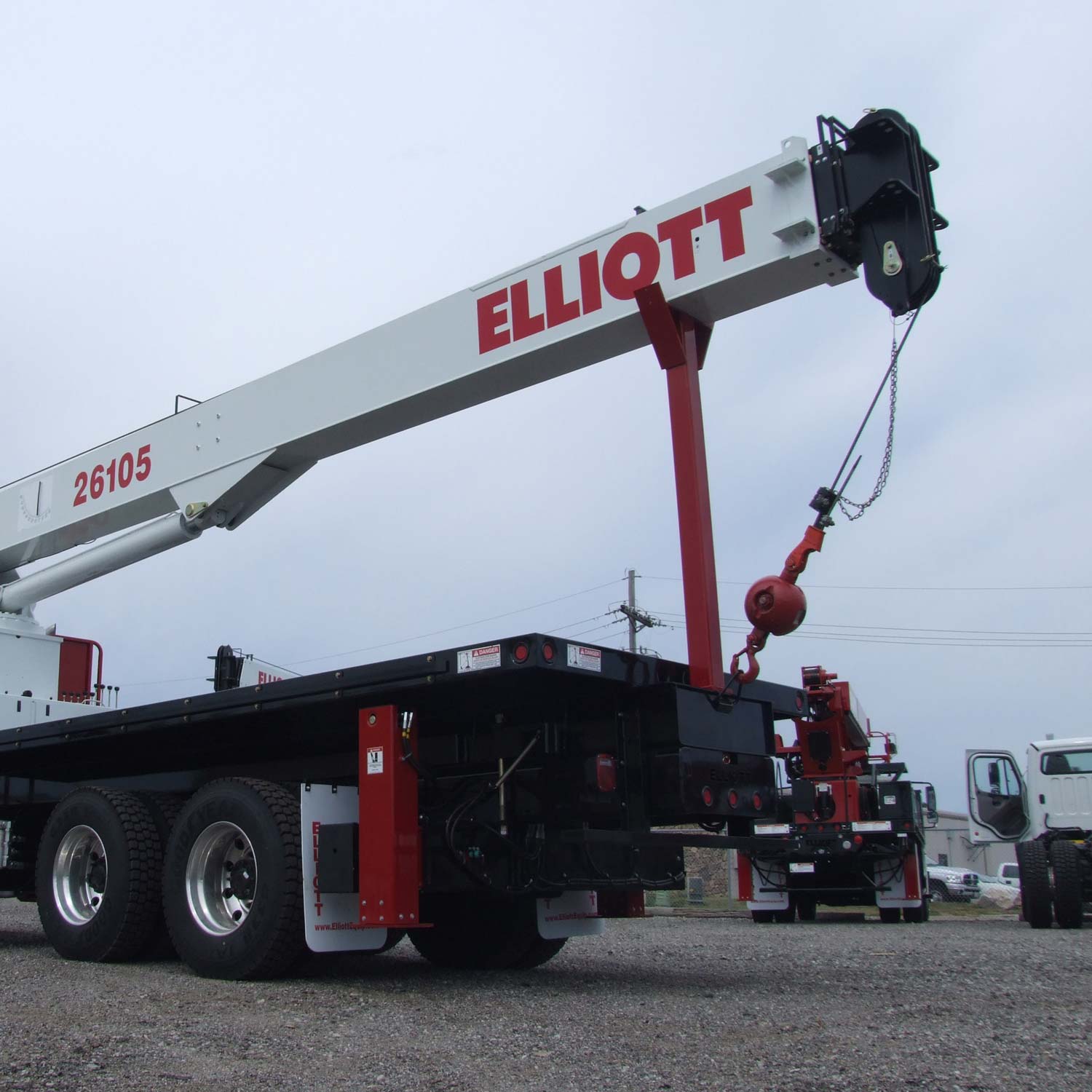 elliot-26105F-boomtruck-5 EEC_See it in Action 3