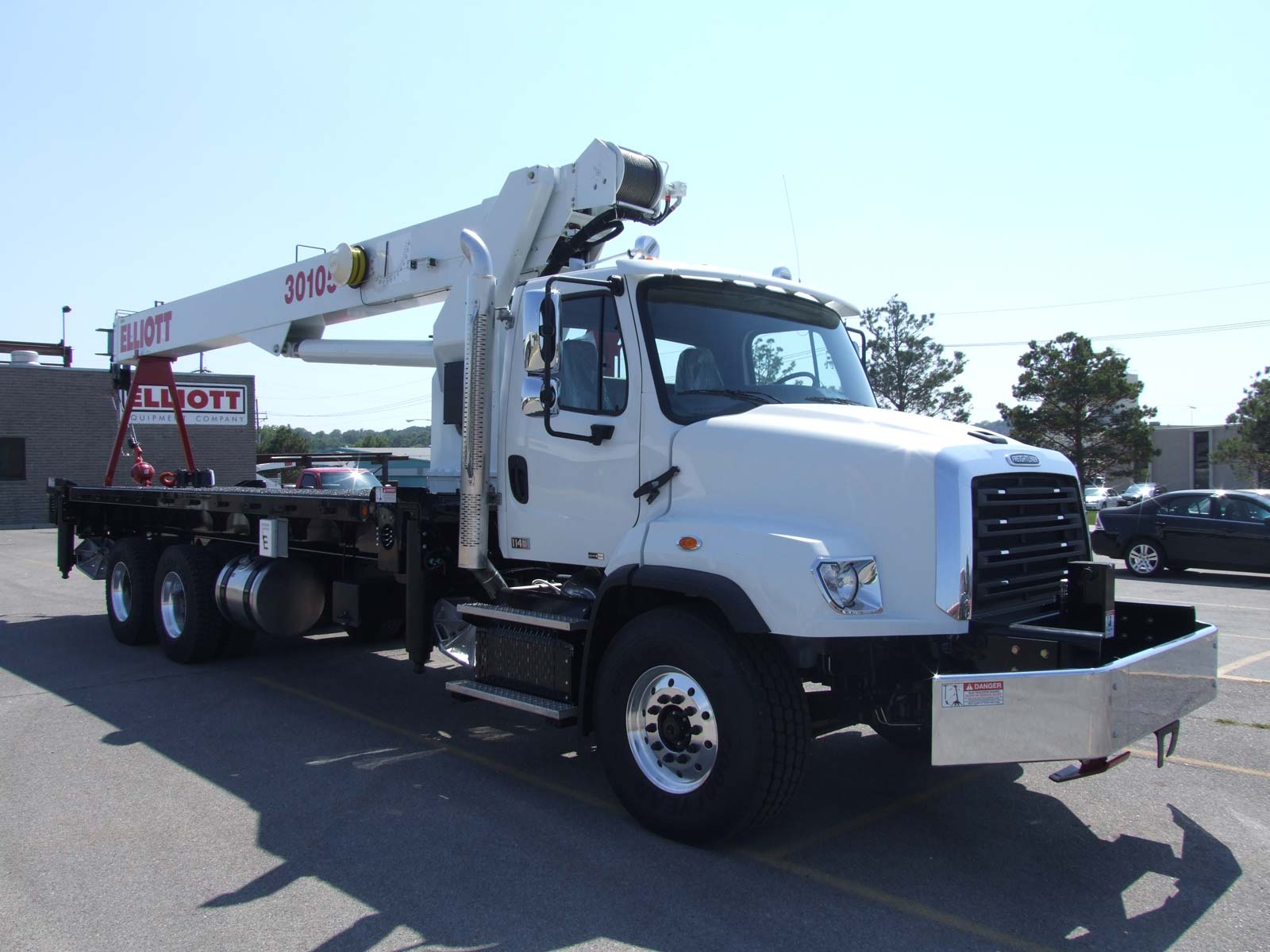 elliot-30105F-boomtruck-3 EEC_Why Choose the L65