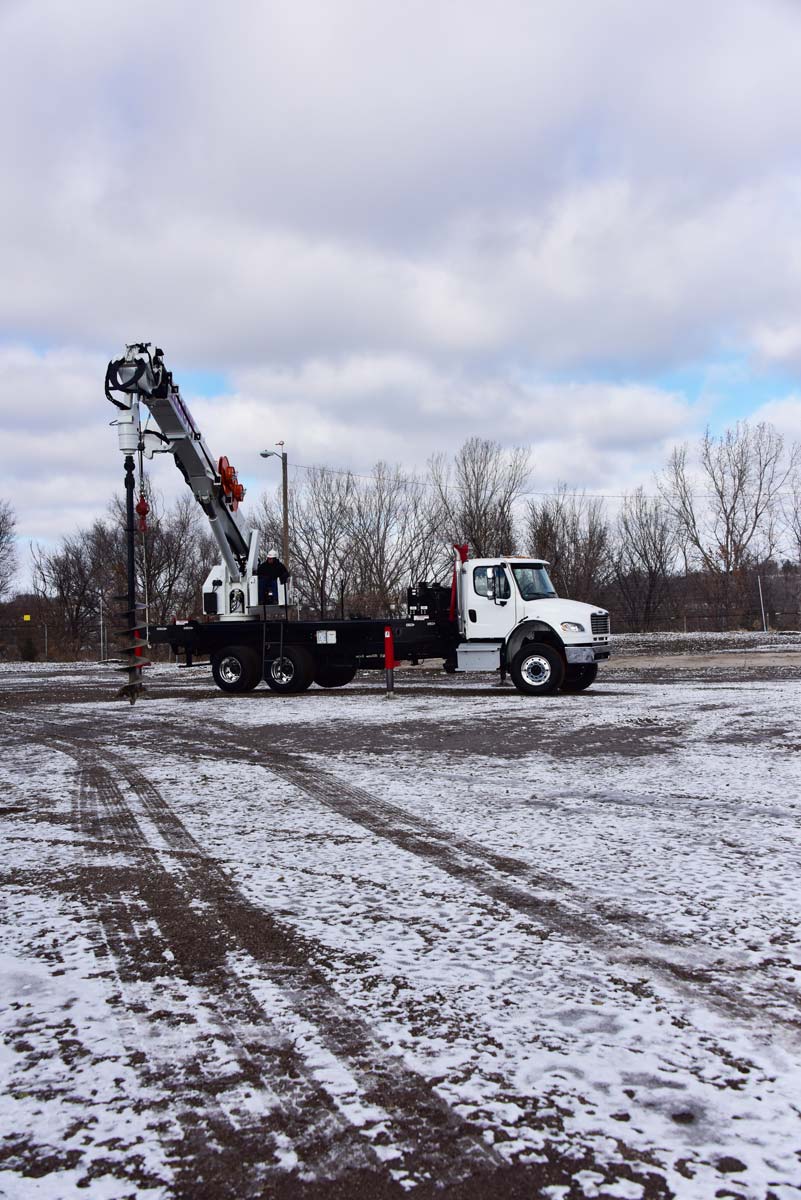D 105 Digger Derrick