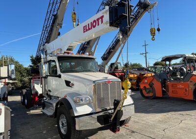 Elliott_1881_BoomTruck_8556