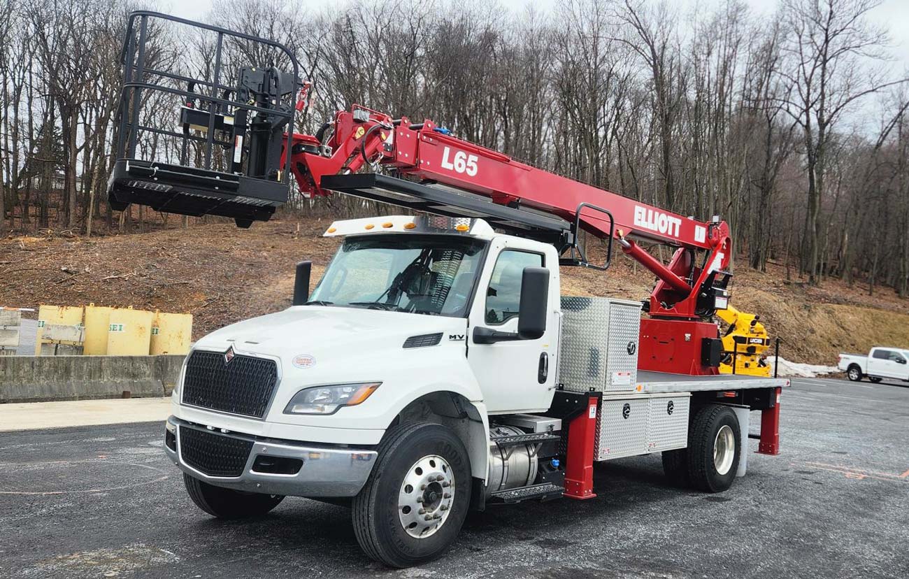 Pre-Owned L60R Hireach Exterior